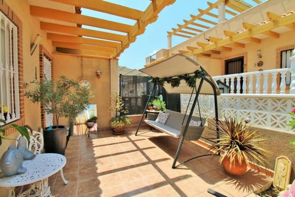 Casa independiente en calle Sevilla