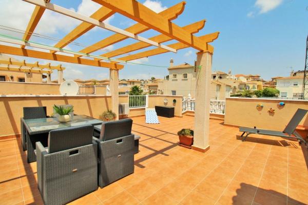 Casa independiente en calle Sevilla