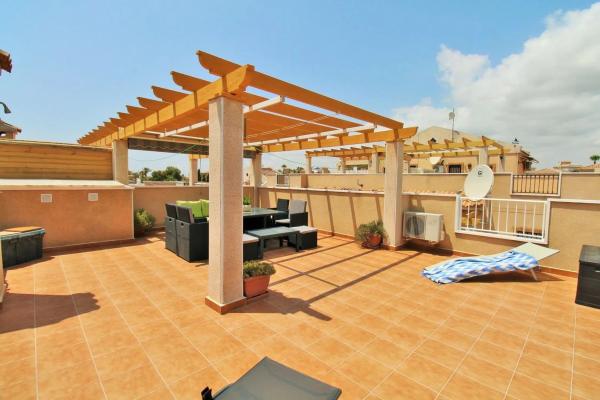 Casa independiente en calle Sevilla