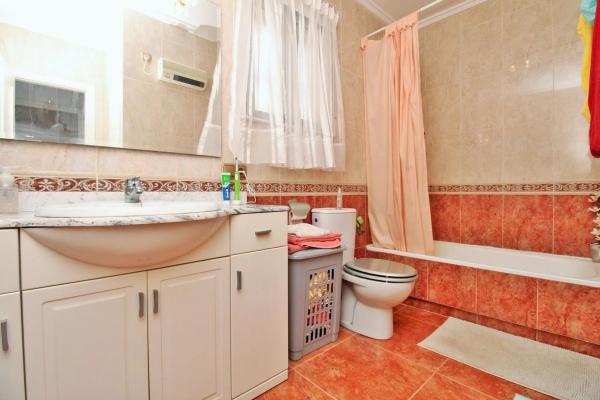 Casa independiente en calle Sevilla