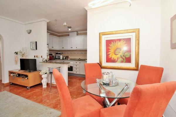 Casa independiente en calle Sevilla