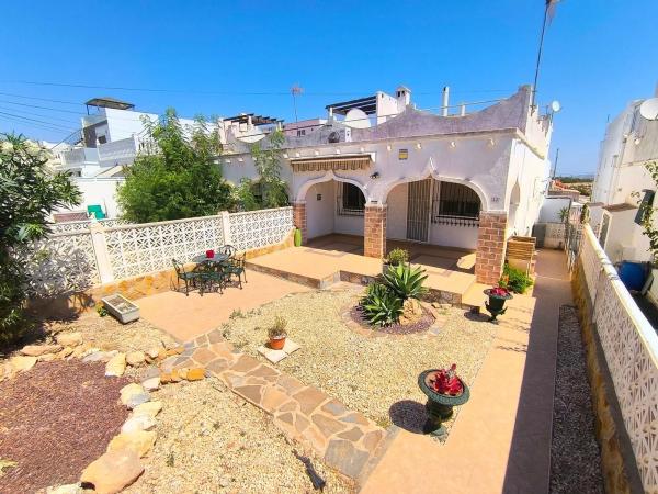 Chalet adosado en calle Claveles Balcón Costa, 8