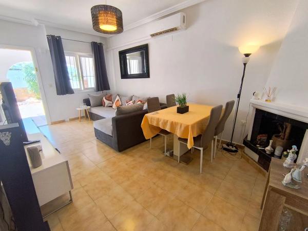 Chalet adosado en calle Claveles Balcón Costa, 8