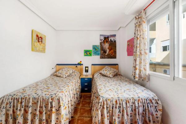 Chalet en avenida de los Europeos, 19