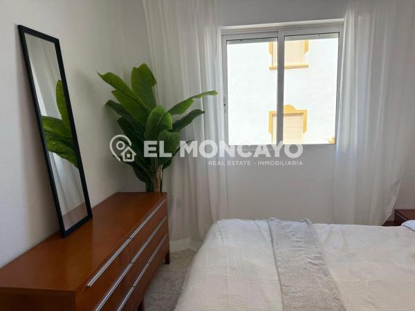 Casa independiente en calle Mimosas