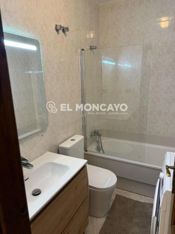 Casa independiente en calle Mimosas