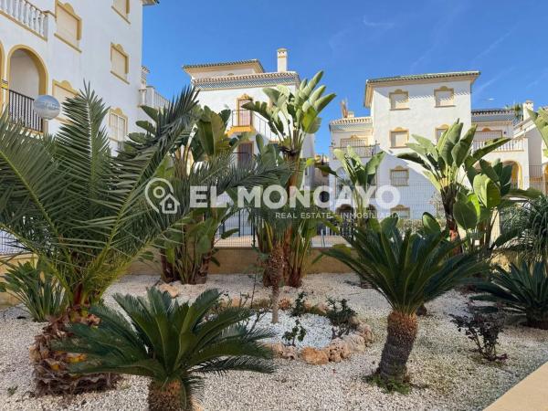 Casa independiente en calle Mimosas