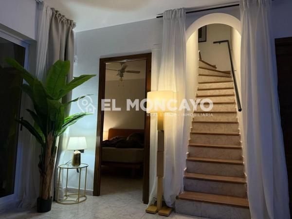 Casa independiente en calle Mimosas