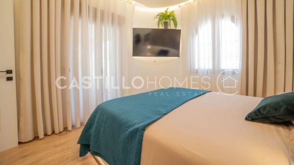 Casa independiente en calle Huelma, 4