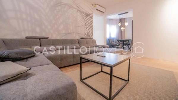 Casa independiente en calle Huelma, 4