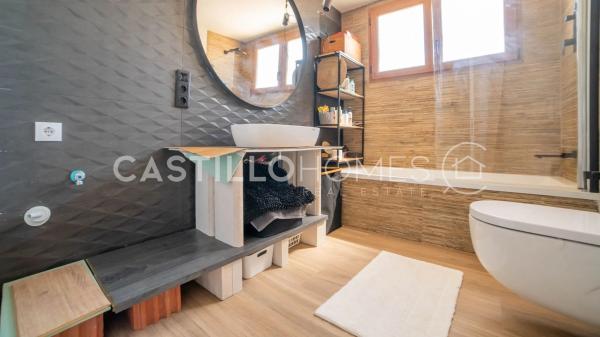 Casa independiente en calle Huelma, 4