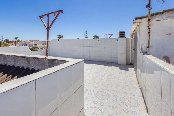 Chalet pareado en calle el Limonar, 32