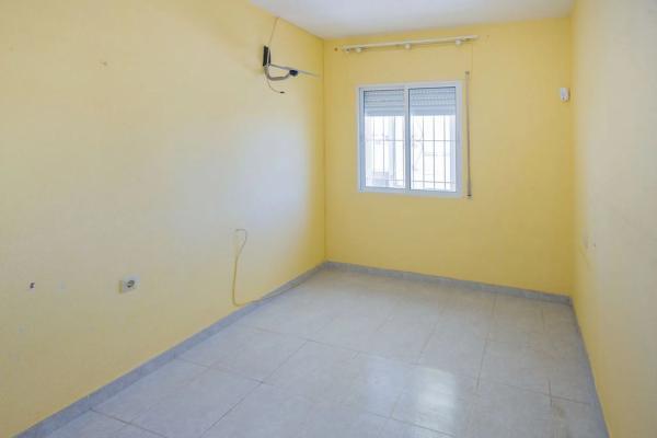 Chalet pareado en calle el Limonar, 32