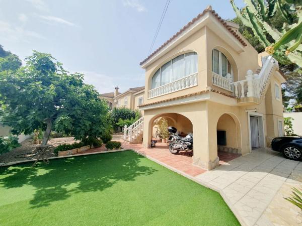 Casa independiente en Cl Varsovia Bal, 1