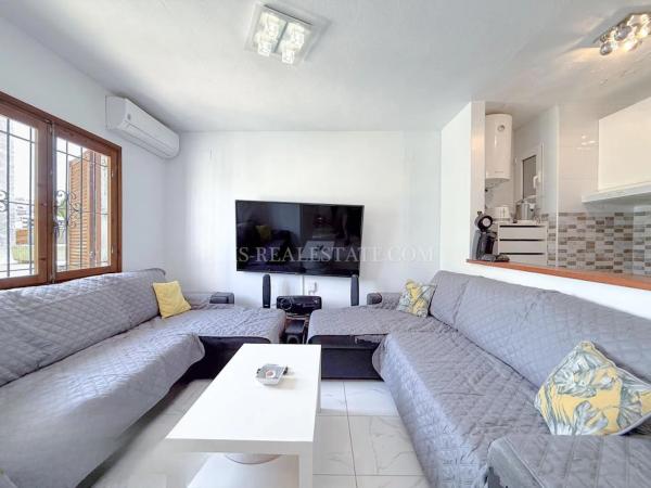 Chalet adosado en calle Manzana 3