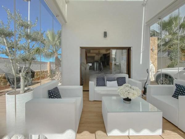 Casa independiente en calle Gotzone Mora