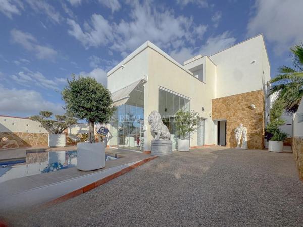 Casa independiente en calle Gotzone Mora