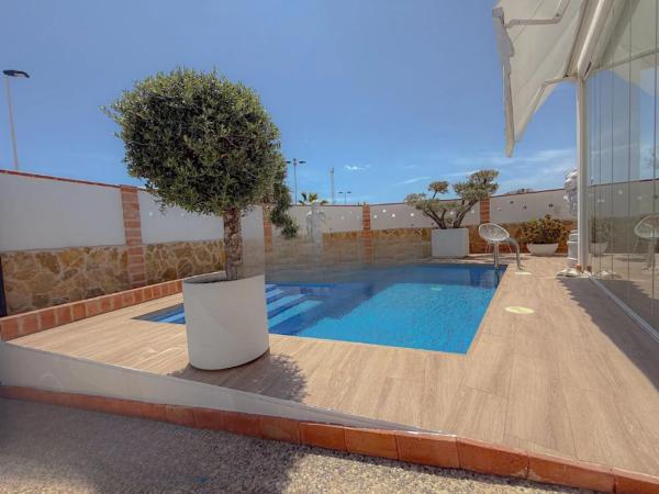 Casa independiente en calle Gotzone Mora