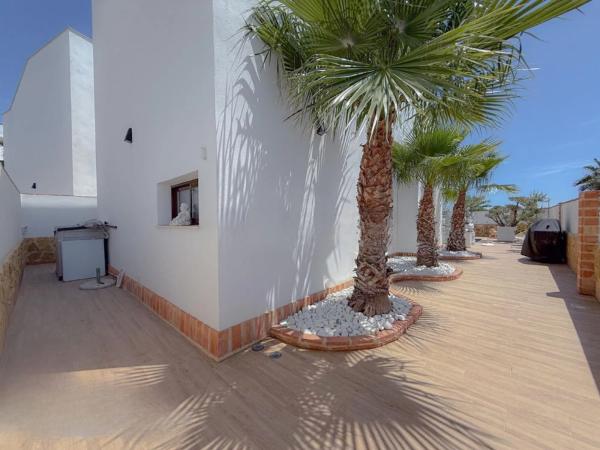 Casa independiente en calle Gotzone Mora