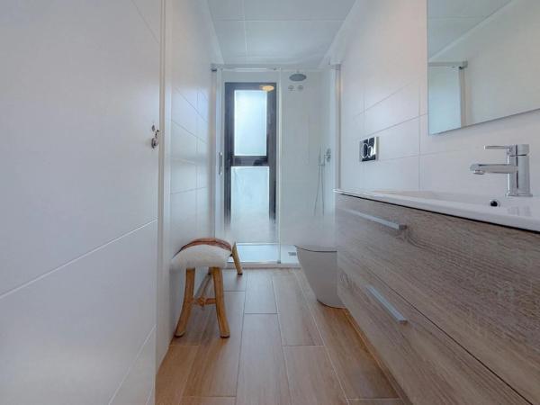 Casa independiente en calle Gotzone Mora