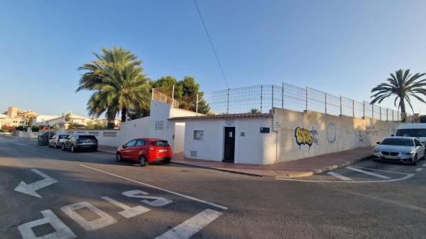 Casa independiente en calle Bruselas