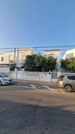 Casa independiente en calle Bruselas