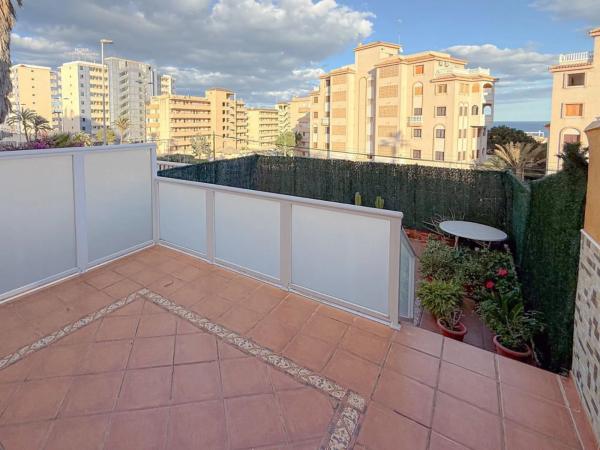 Chalet adosado en Urbanización Cabo Verde