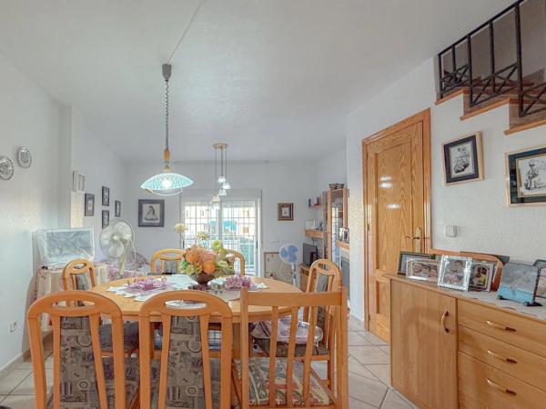 Chalet adosado en Urbanización Cabo Verde