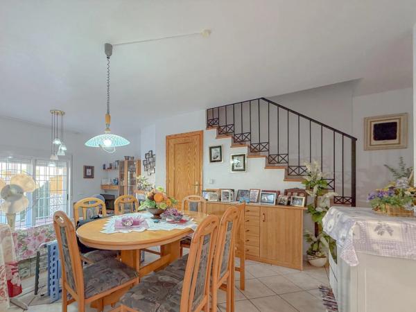 Chalet adosado en Urbanización Cabo Verde