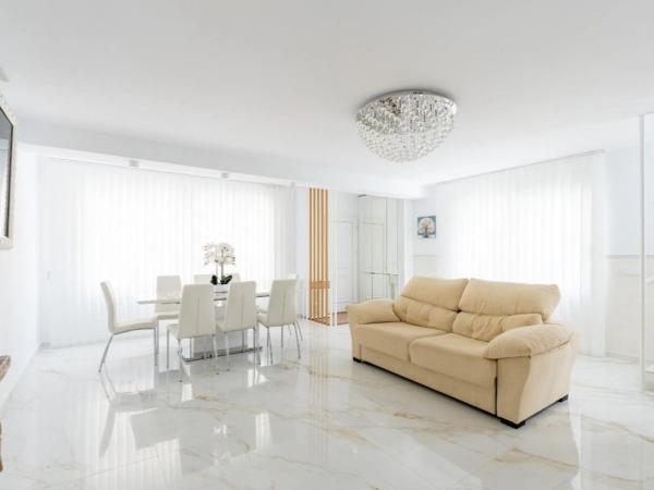 Casa independiente en calle Pleamar