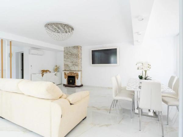 Casa independiente en calle Pleamar