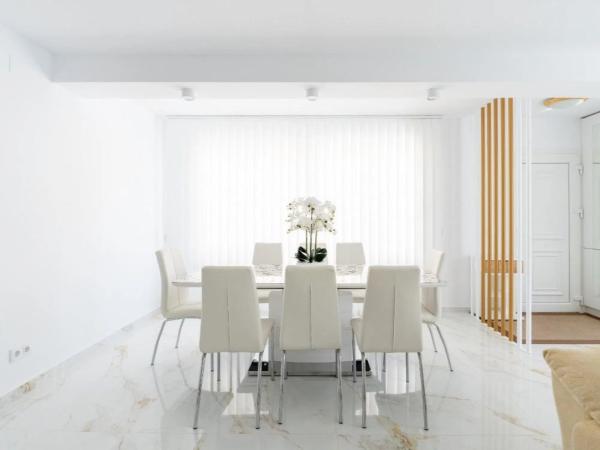 Casa independiente en calle Pleamar