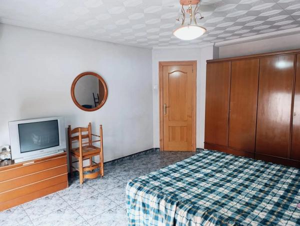 Piso en Barrio Raval de Santa Teresa-El Asilo