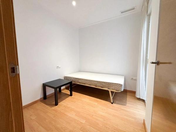 Piso en Barrio Raval de Santa Teresa-El Asilo