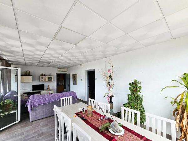 Casa independiente en Saladas, 1042