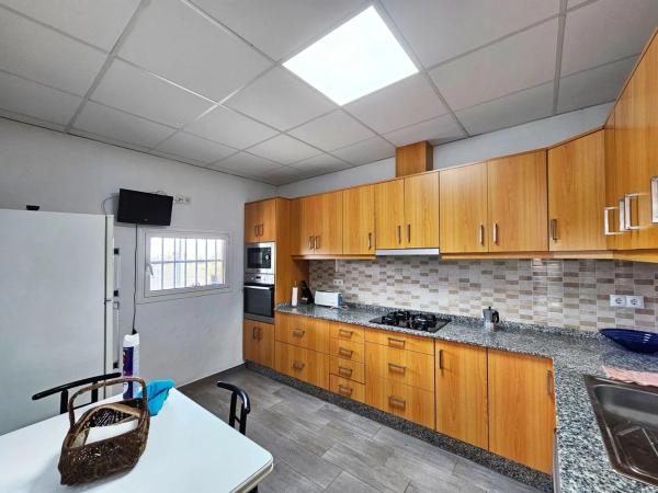 Casa independiente en Saladas, 1042