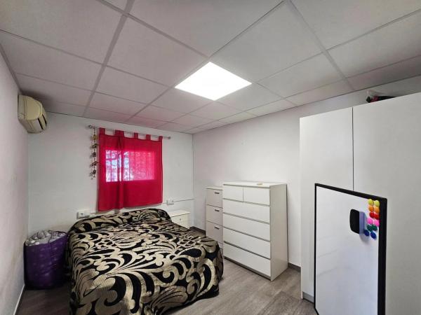 Casa independiente en Saladas, 1042