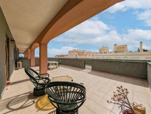 Piso en avenida del Mediterrani