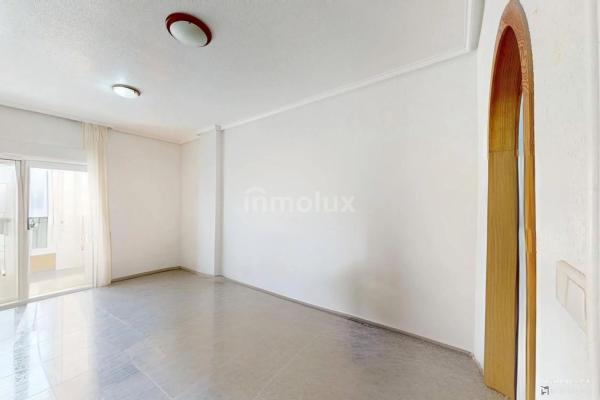 Piso en avenida Costa Blanca