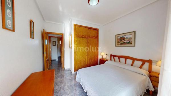 Piso en avenida Costa Blanca