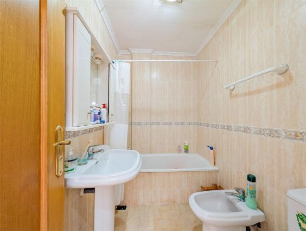 Piso en avenida del Mediterrani