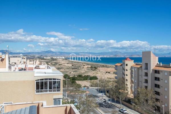 Piso en avenida Costa Blanca