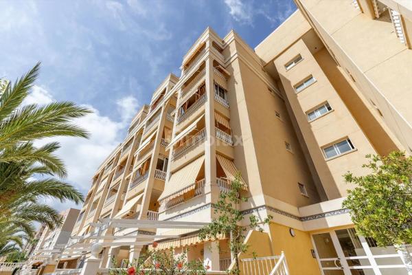 Piso en avenida Costa Blanca