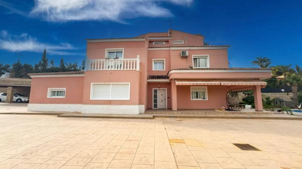 Casa independiente en calle Rafal