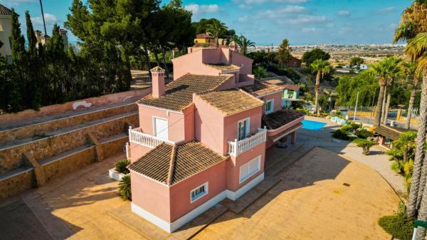 Casa independiente en calle Rafal