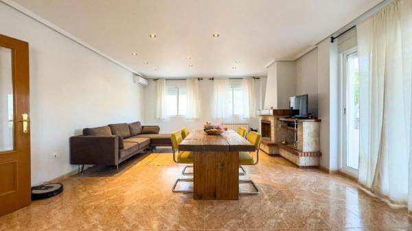 Casa independiente en calle Rafal