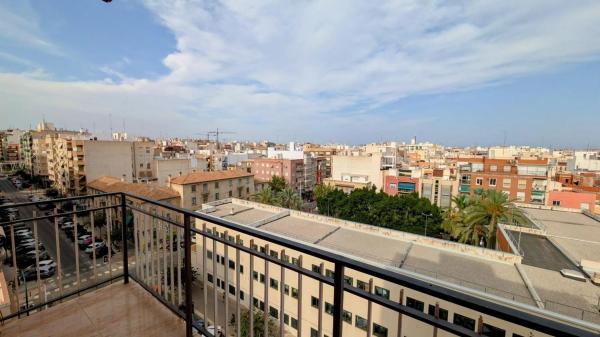 Piso en Barrio Pont Nou-Corazón de Jesús