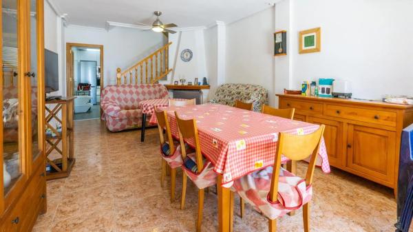 Casa independiente en avenida Vicente Blasco Ibañez