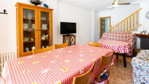 Casa independiente en avenida Vicente Blasco Ibañez