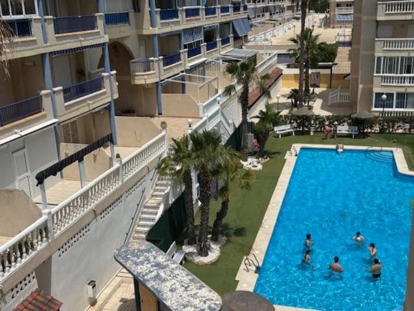 Piso en avenida Costa Blanca, 23